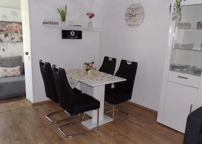 Nussbaum * ゼンデンホルスト